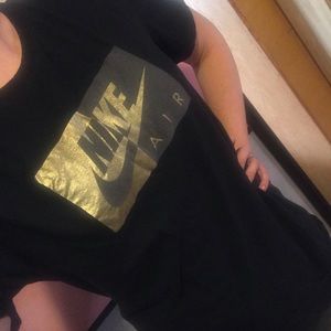 Nike gold logo T-shirt!